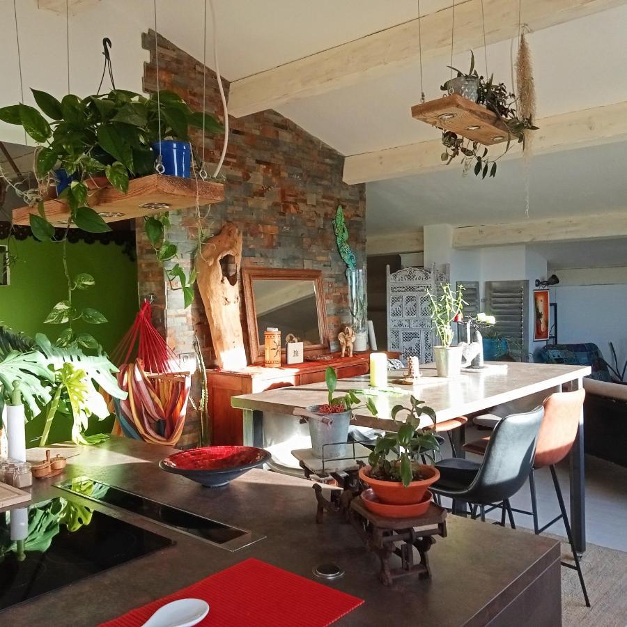 Logement De Charme Avec Piscine Et Jacuzzi Carnoules  Buitenkant foto